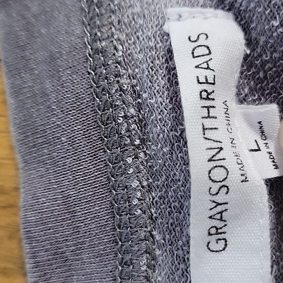 Grayson Threads women's L lightweight raw hem fang crewneck sweatshirt - Picture 2 of 7